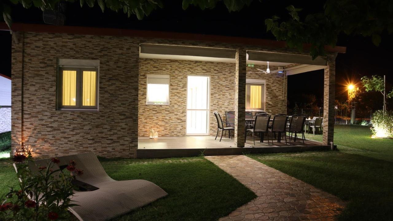 Costa Petra - Luxury Seaside Cottage With Garden - Vacation House For Families In Greece Néa Meságkala Esterno foto